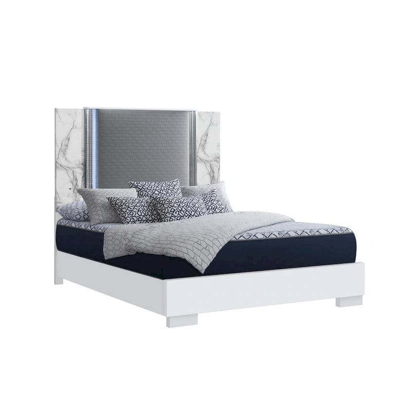 Cadre de lit King lumineux HomeRoots en bois blanc et gris et similicuir