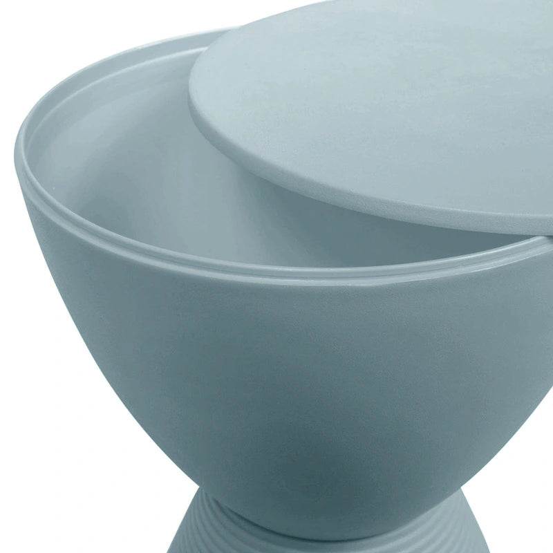 Table d'appoint ronde Boyd avec base nervurée et couvercle amovible, idéale pour le salon et la chambre.