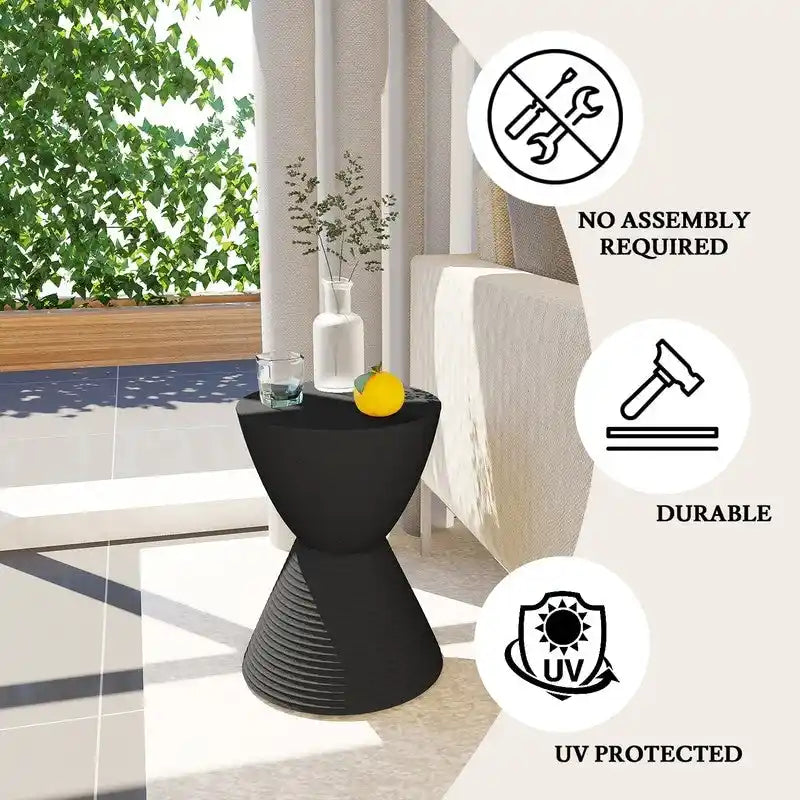 Table d'appoint ronde Boyd avec base nervurée et couvercle amovible, idéale pour le salon et la chambre.