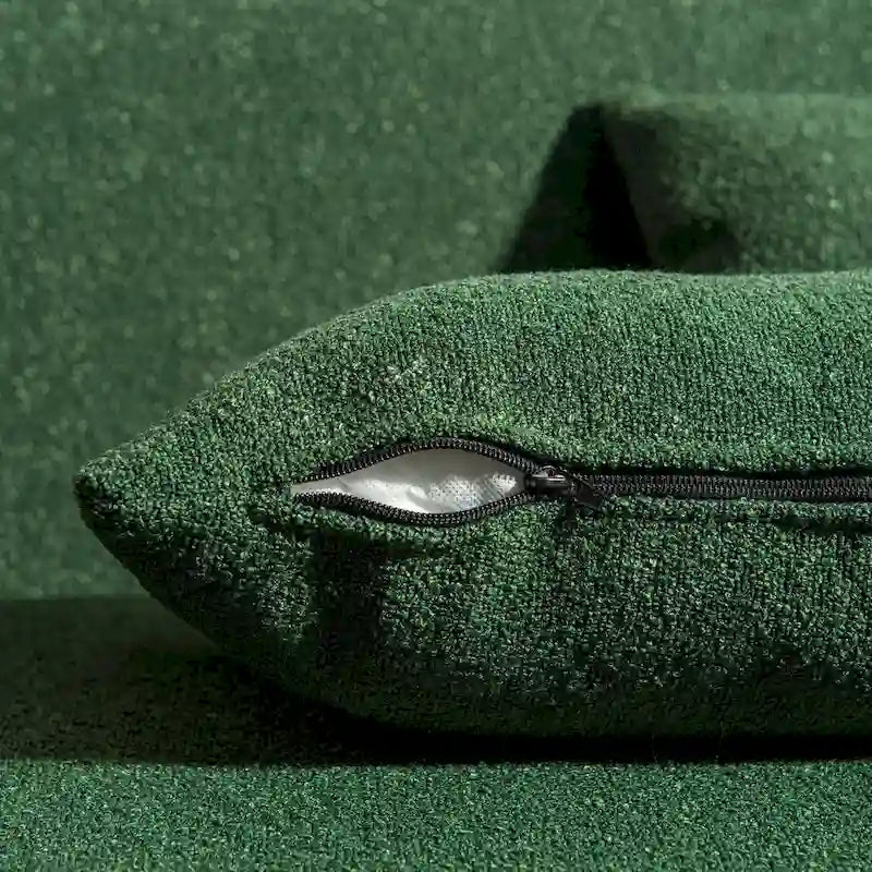 Canapé 2 places KINWELL en tissu bouclé avec coussins