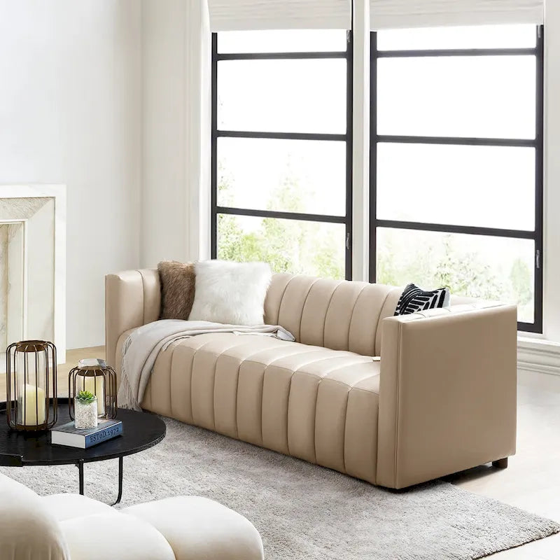 Canapé Olinto Modern Camel 83 pouces en cuir véritable incurvé avec dossier capitonné par HULALA HOME