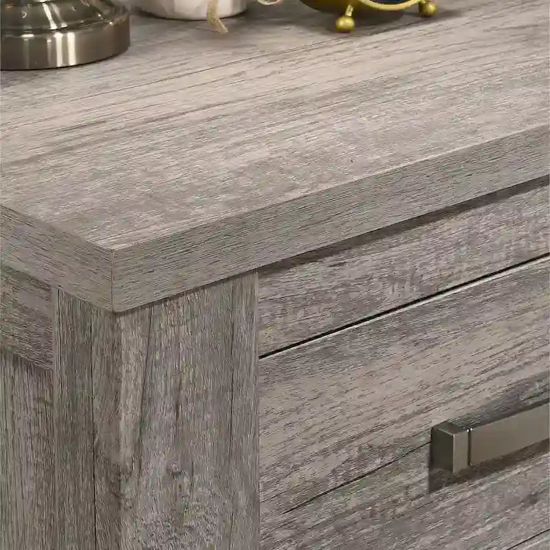 Ensemble de chambre à coucher contemporain Roundhill Furniture Floren en bois gris vieilli, comprenant un lit à panneaux, une commode, un miroir, une table de chevet et une commode