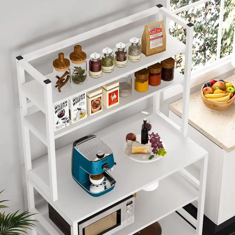 Étagère de cuisine industrielle à 5 niveaux marron/noir avec support pour micro-ondes et étagère de rangement moderne blanche.