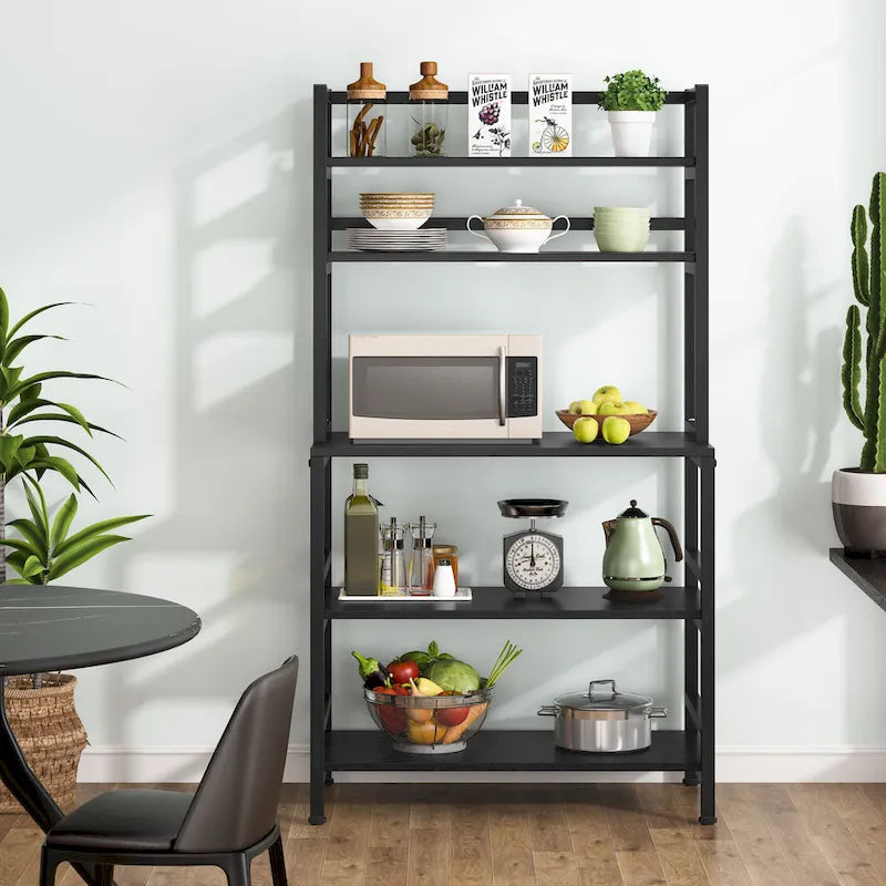 Étagère de cuisine industrielle à 5 niveaux marron/noir avec support pour micro-ondes et étagère de rangement moderne blanche.