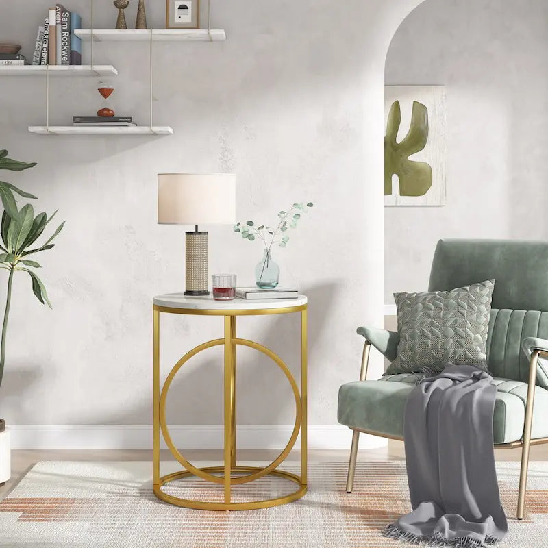 Table d'appoint ronde en bois blanc marbré de 51 cm (20 po) avec piètement doré en forme de O