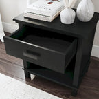 Lit Queen en bois noir Oak Park, table de chevet et commode par Homestyles