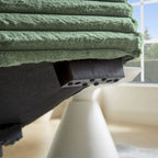 Canapé-lit double moderne, confortable et moelleux, revêtu de velours côtelé doux et moelleux.