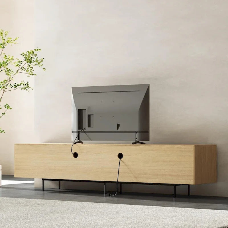 Meuble TV élégant de style moderne du milieu du siècle, pouvant accueillir des téléviseurs jusqu'à 80 pouces. Nombreux rangements pour appareils multimédias, gestion des câbles. Montage facile.