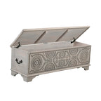 Pouf de rangement Clara en bois massif sculpté