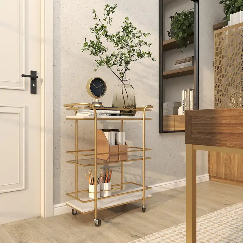 Chariot de bar roulant en marbre doré avec 1 plateau en verre et 2 étagères en marbre, poignées incluses - Roche River Decor